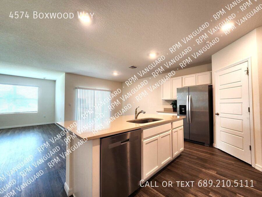 4574 Boxwood Way - Photo 4 of 19