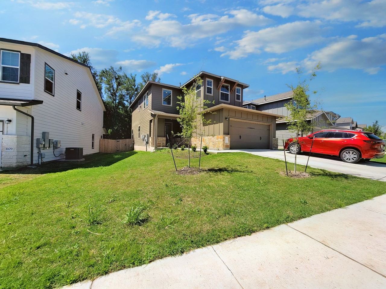 1111 Winnie Dr - Photo 2 of 33