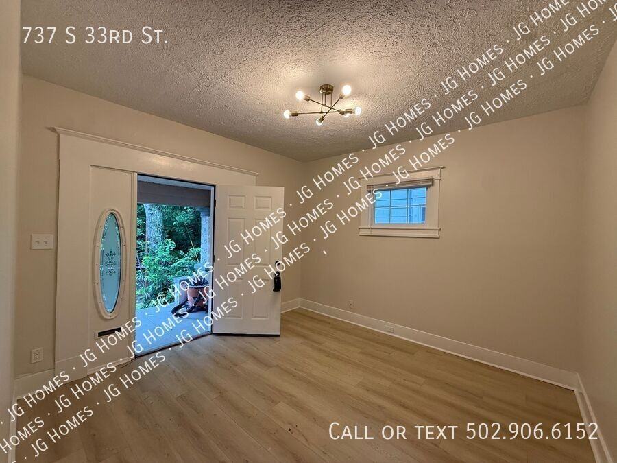 737 S 33rd St - Photo 7 of 37