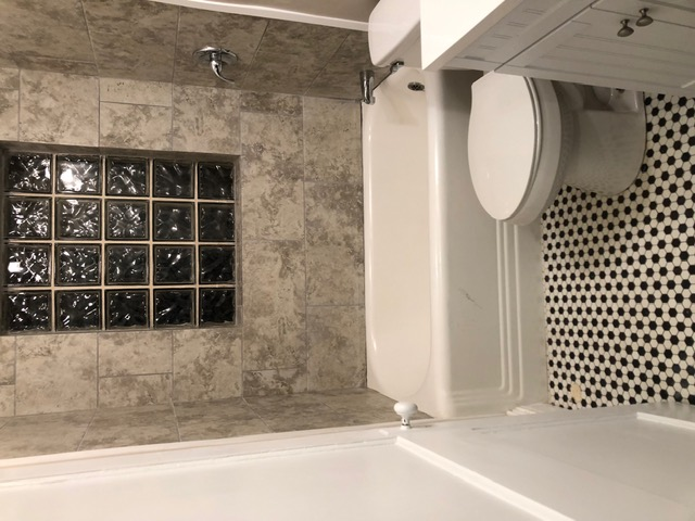 706 E Marion St #3 - Photo 6 of 8