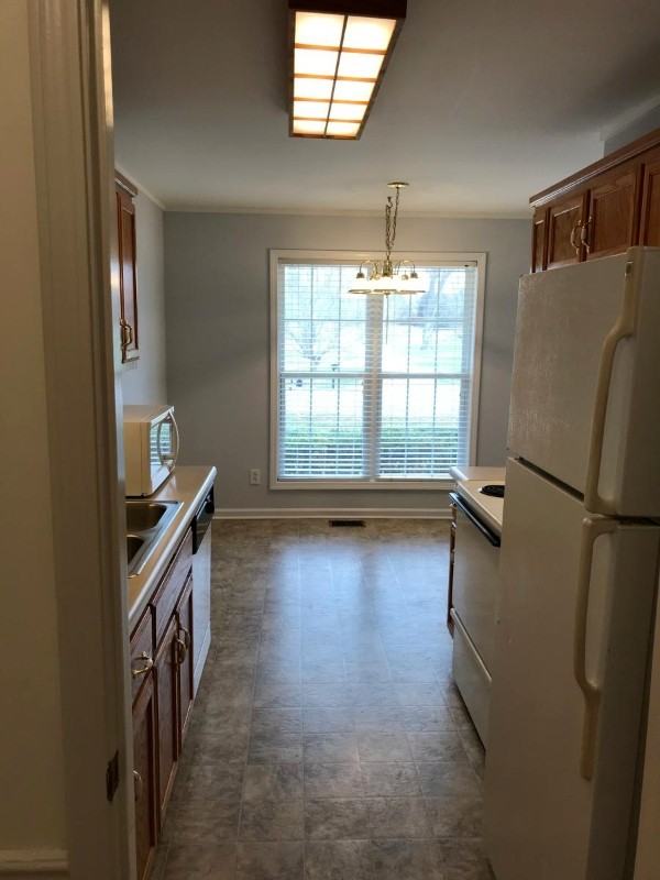 1017 Heatherwood Rd - Photo 3 of 5