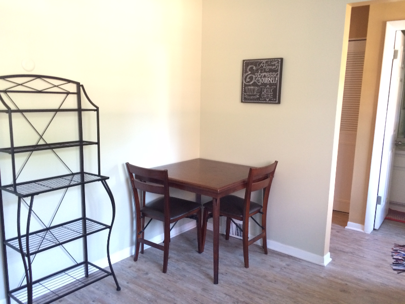 542 E Fox Hills Dr - Photo 3 of 24