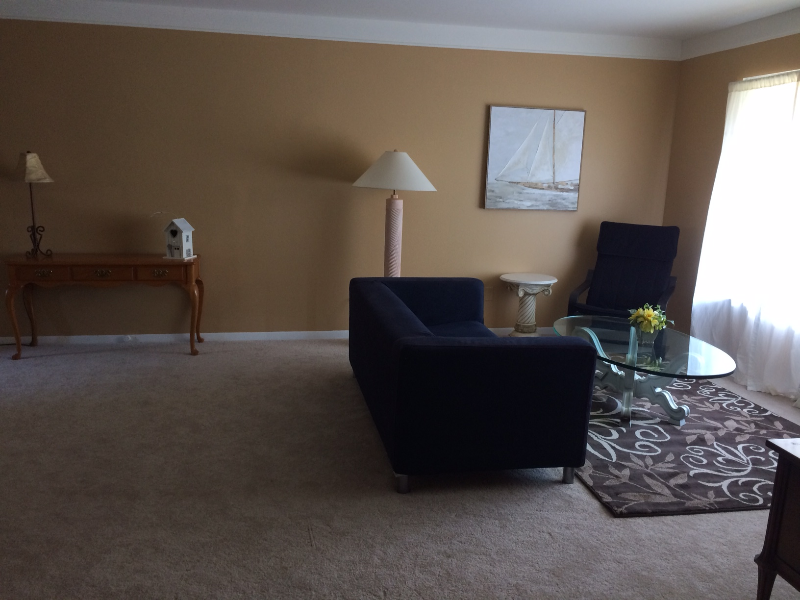 542 E Fox Hills Dr - Photo 5 of 24