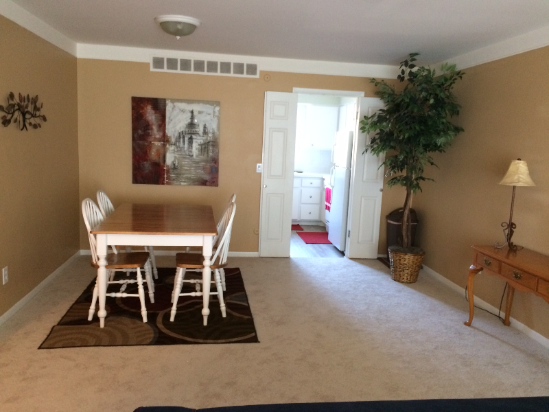 542 E Fox Hills Dr - Photo 6 of 24