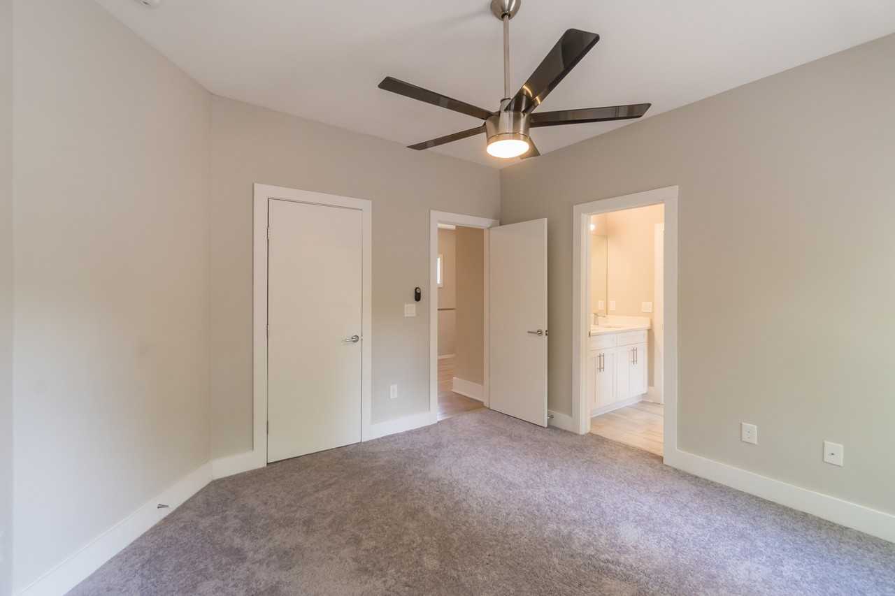 406 E Side Ave Se - Photo 4 of 50