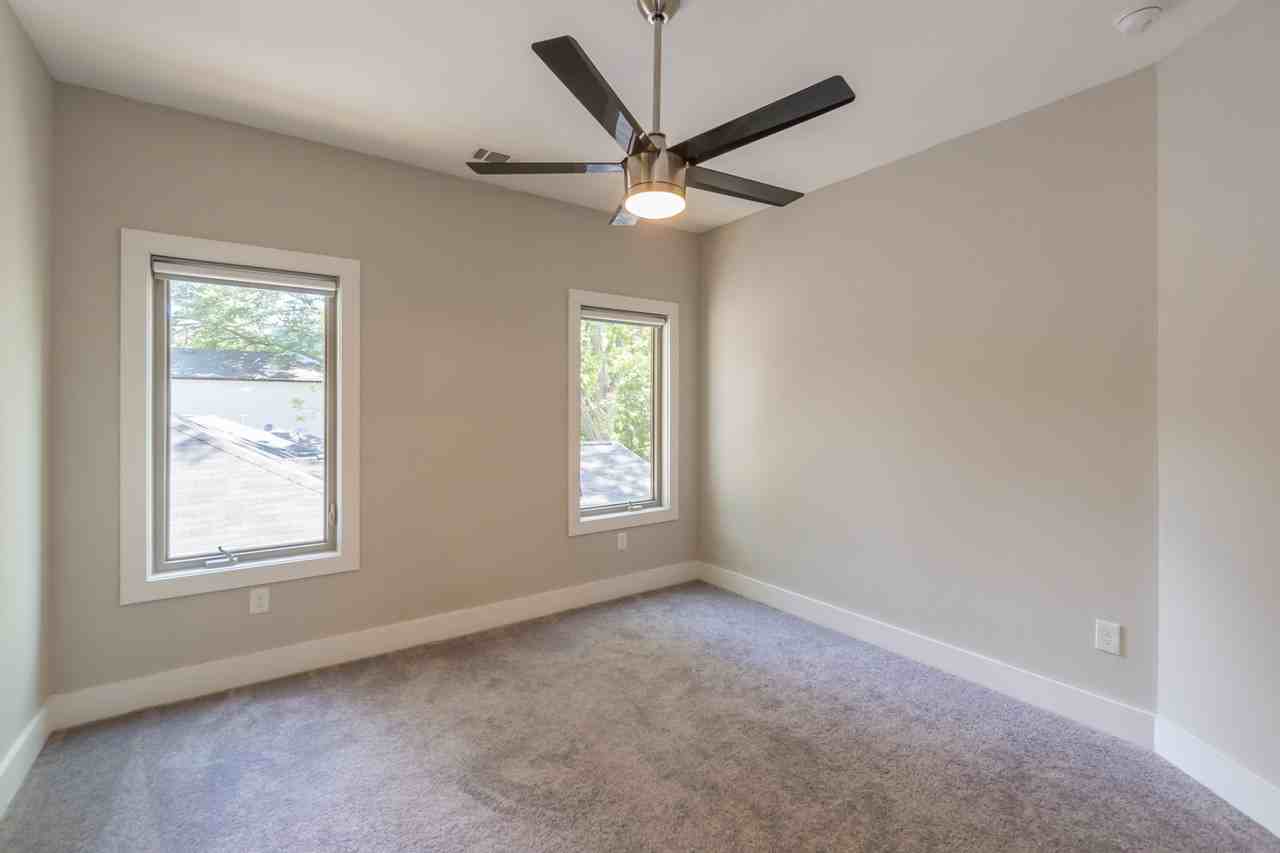 406 E Side Ave Se - Photo 5 of 50