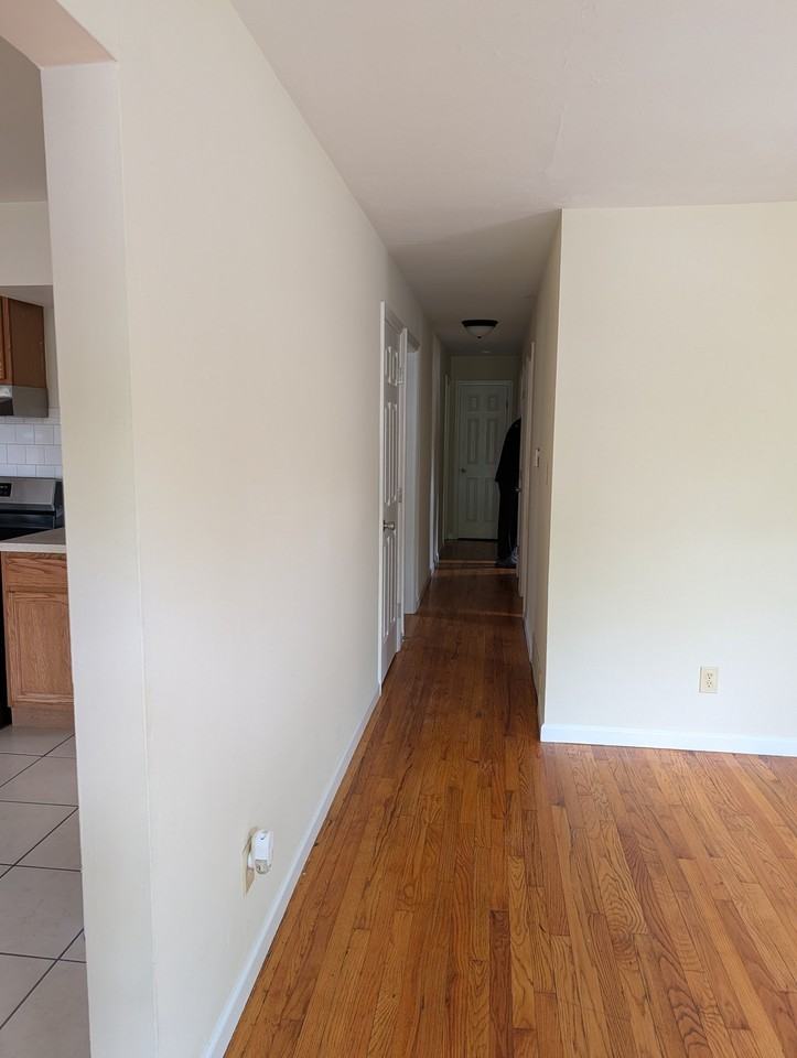 885 E North Broadway St - Photo 6 of 12