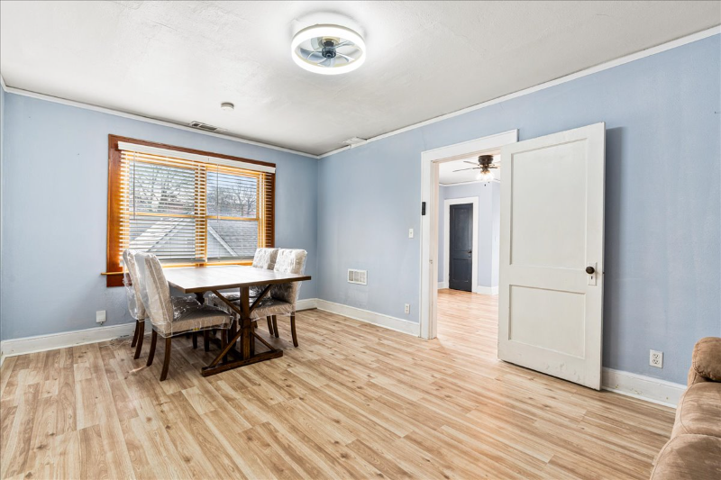 469 10th St Nw #3 - Photo 5 of 13