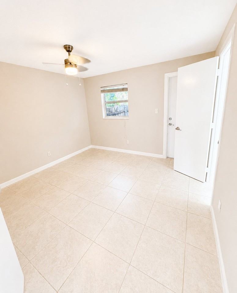 700 Sw 15th Ave #6 - Photo 5 of 8