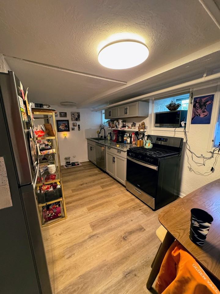 1027 E Emerson Ave #D - Photo 2 of 17