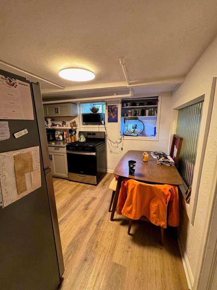 1027 E Emerson Ave #D - Photo 3 of 17