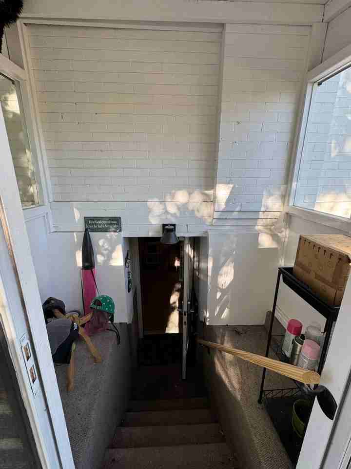 1027 E Emerson Ave #D - Photo 5 of 17