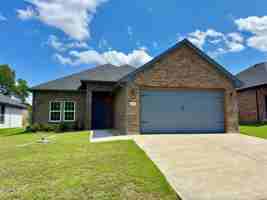 featured image of 2213 Beverly Dr
