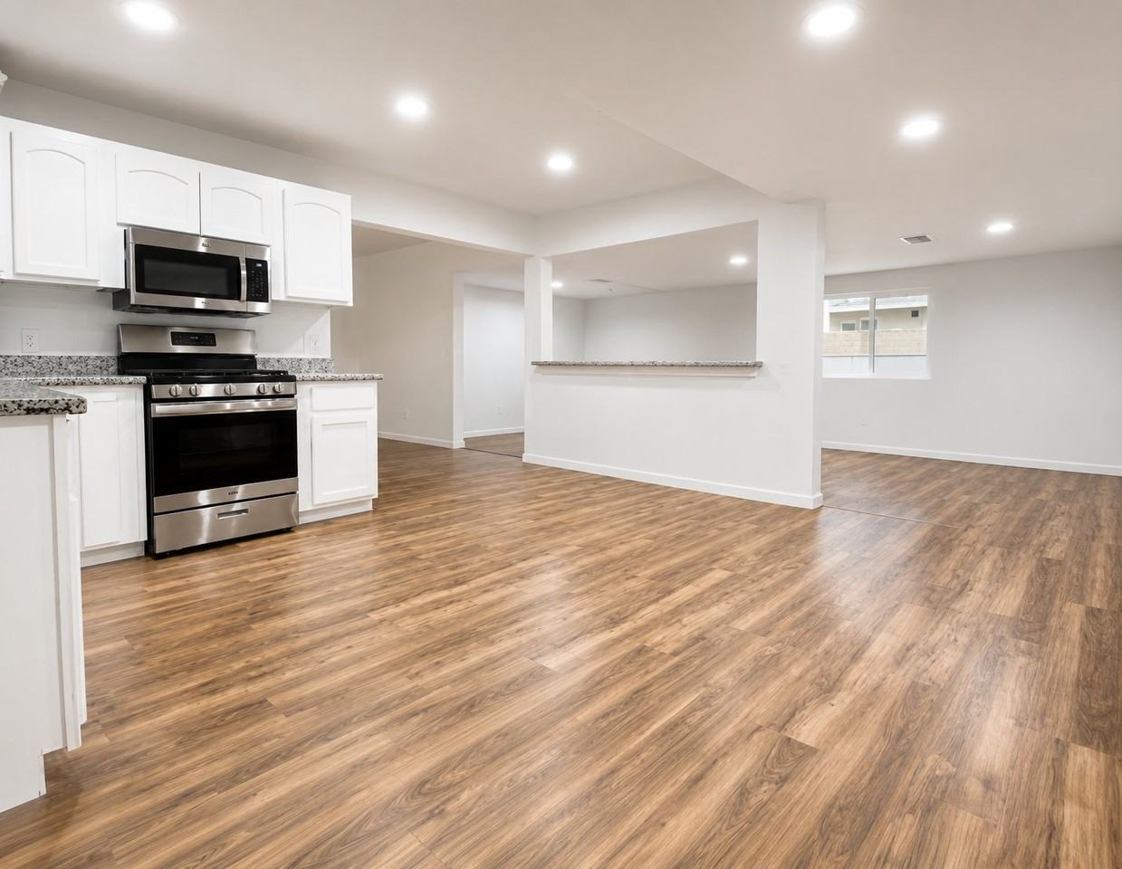 2533 S Olivia Ave - Photo 6 of 9