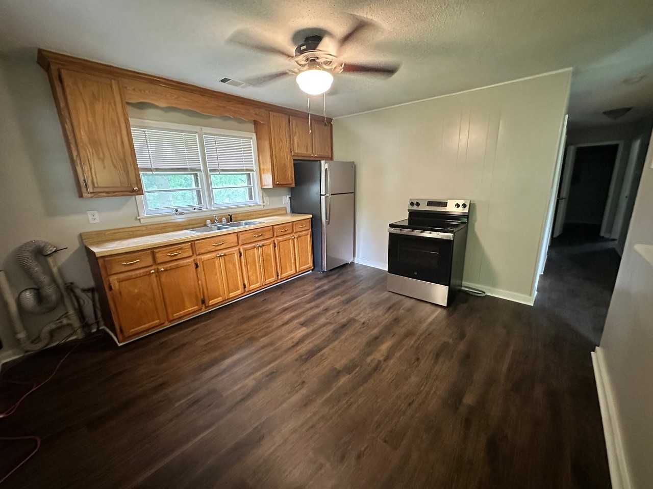 69 Monroe Ave - Photo 2 of 10