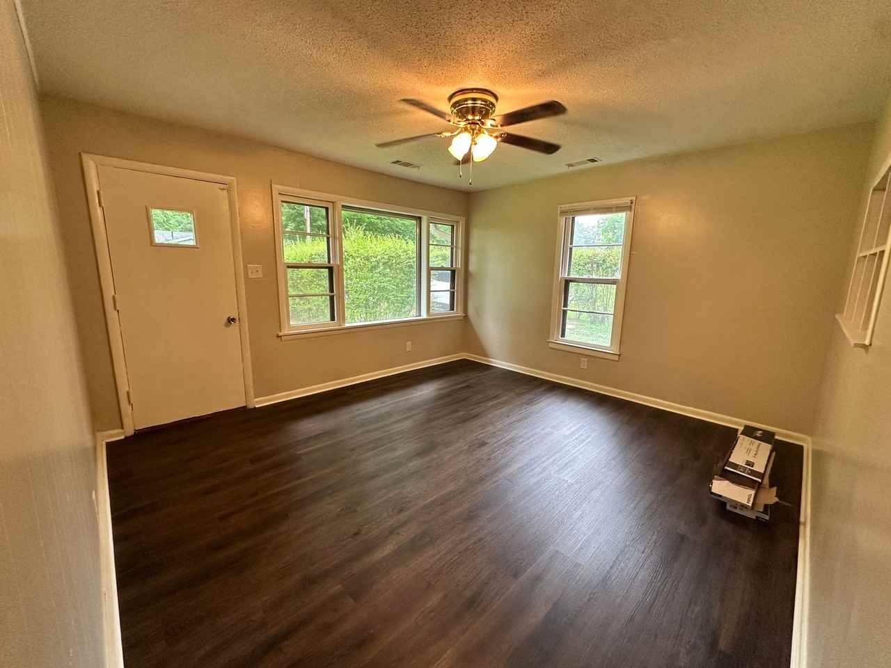 69 Monroe Ave - Photo 4 of 10