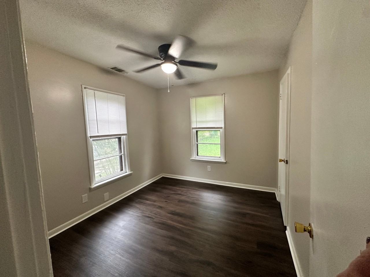 69 Monroe Ave - Photo 7 of 10