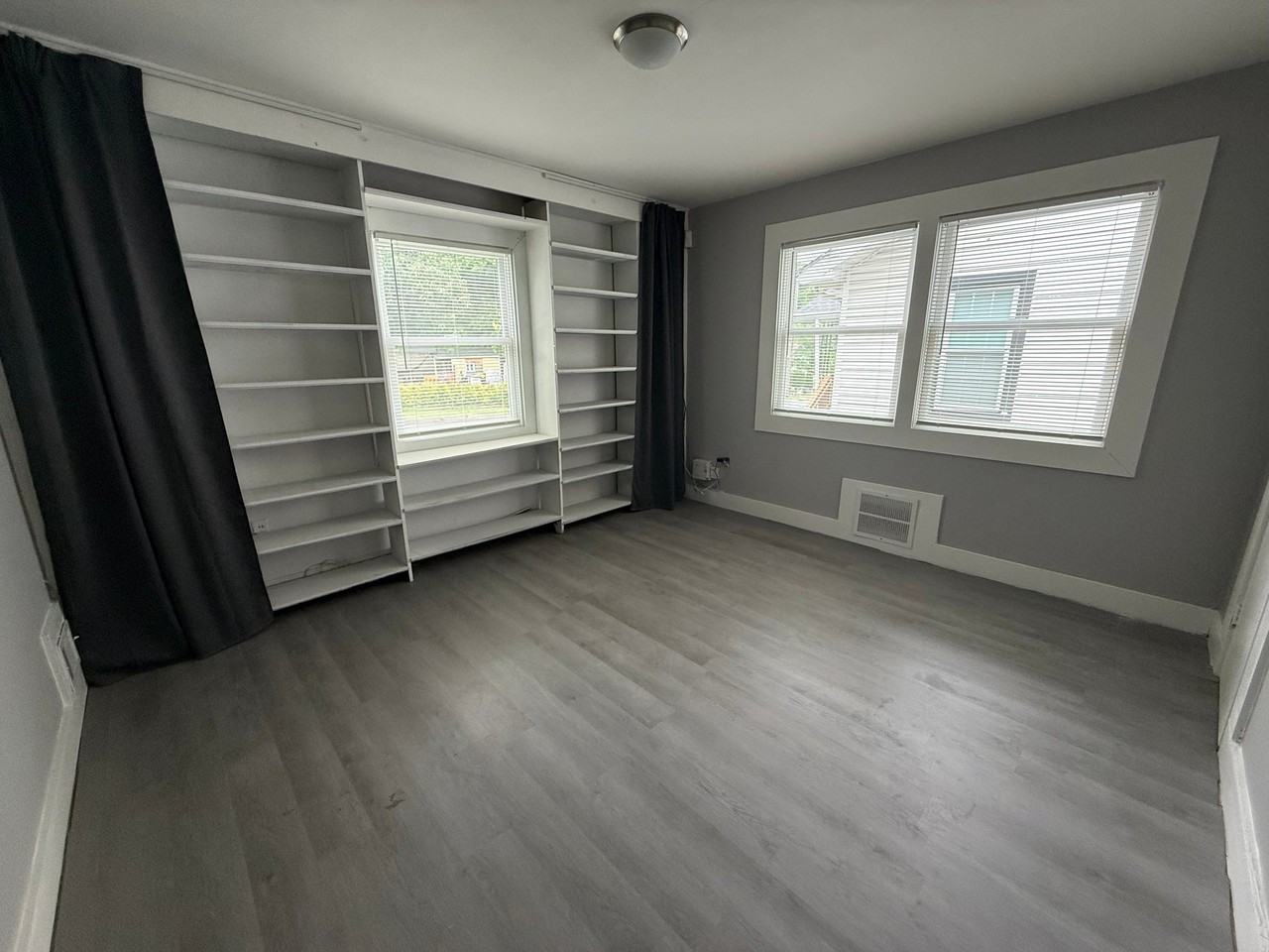 3801 Oglethorpe St #A - Photo 6 of 8