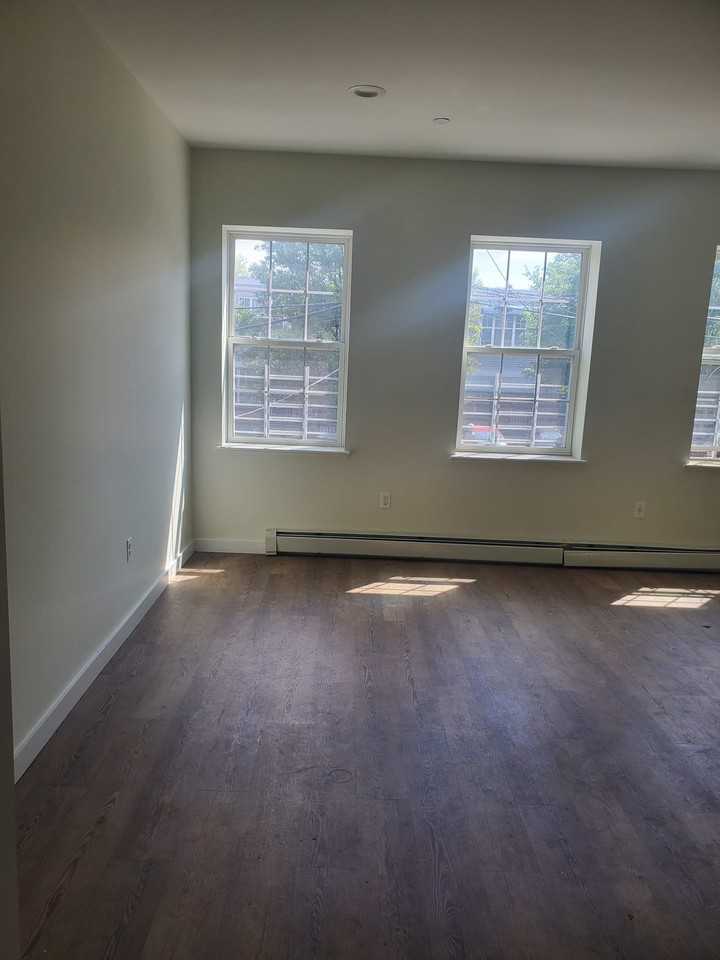 234 Crotona Ave #3 - Photo 5 of 8