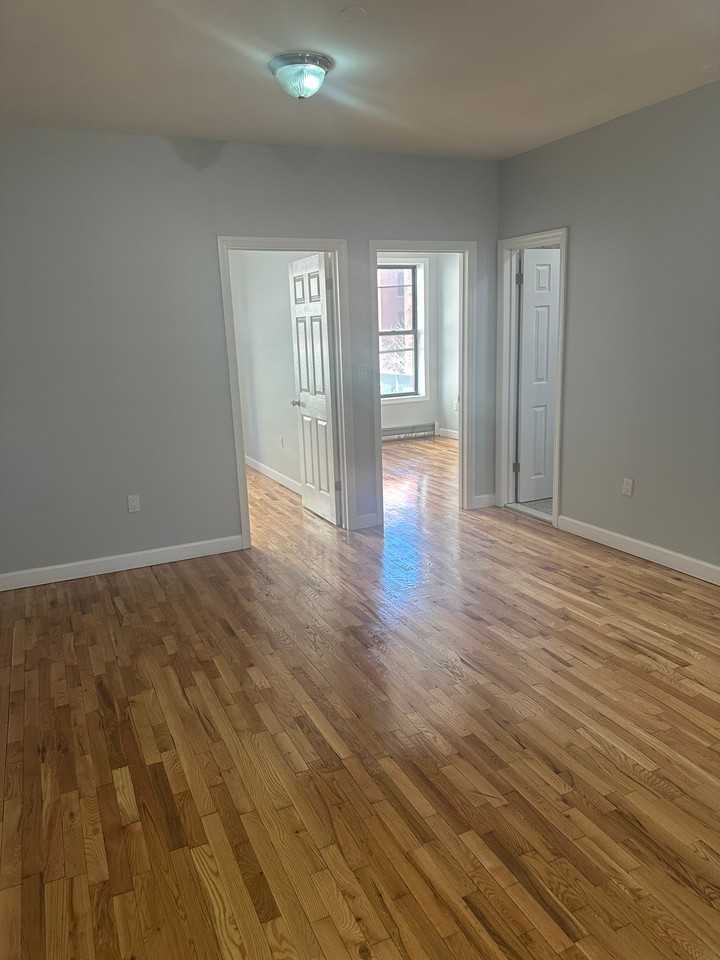 234 Crotona Ave #3 - Photo 7 of 8