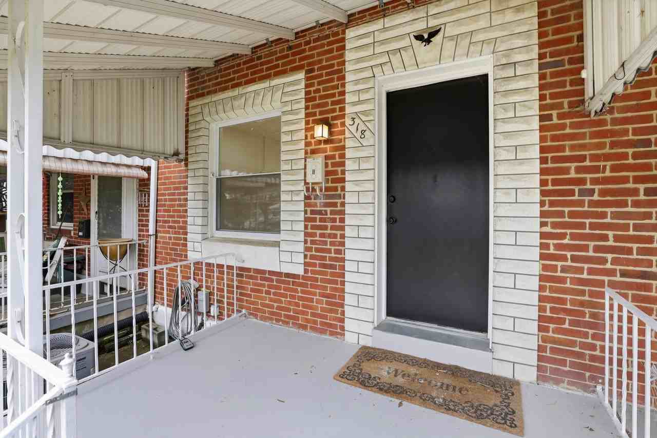 318 Grovethorn Rd - Photo 2 of 20