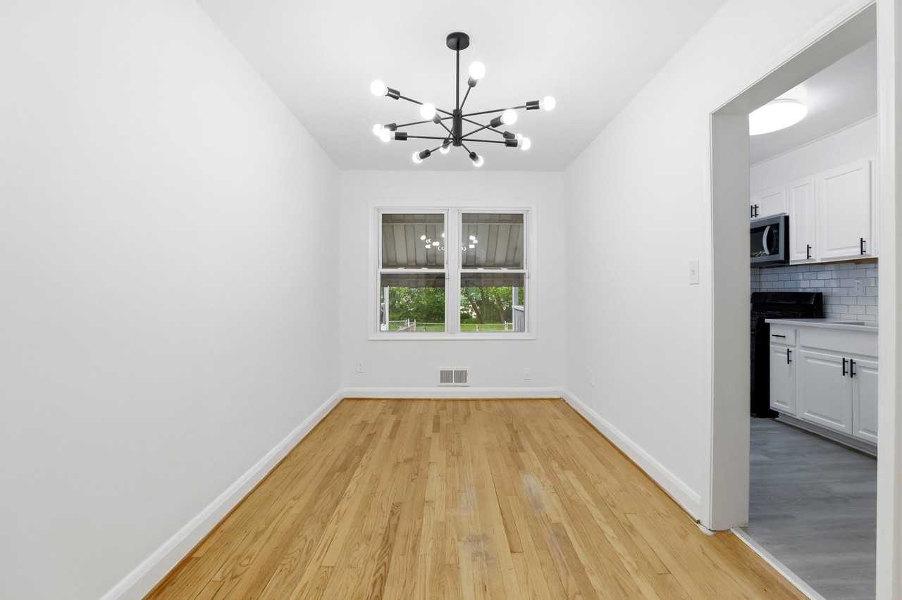 318 Grovethorn Rd - Photo 5 of 20