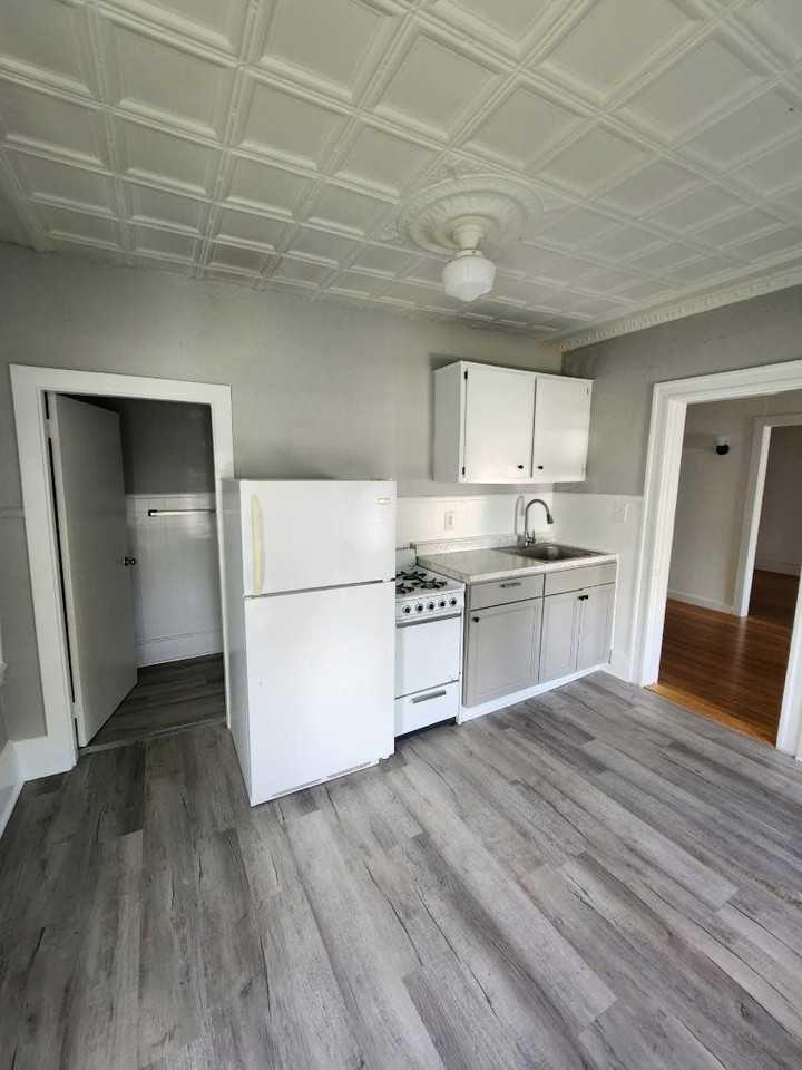 243 Main St #11 - Photo 3 of 6