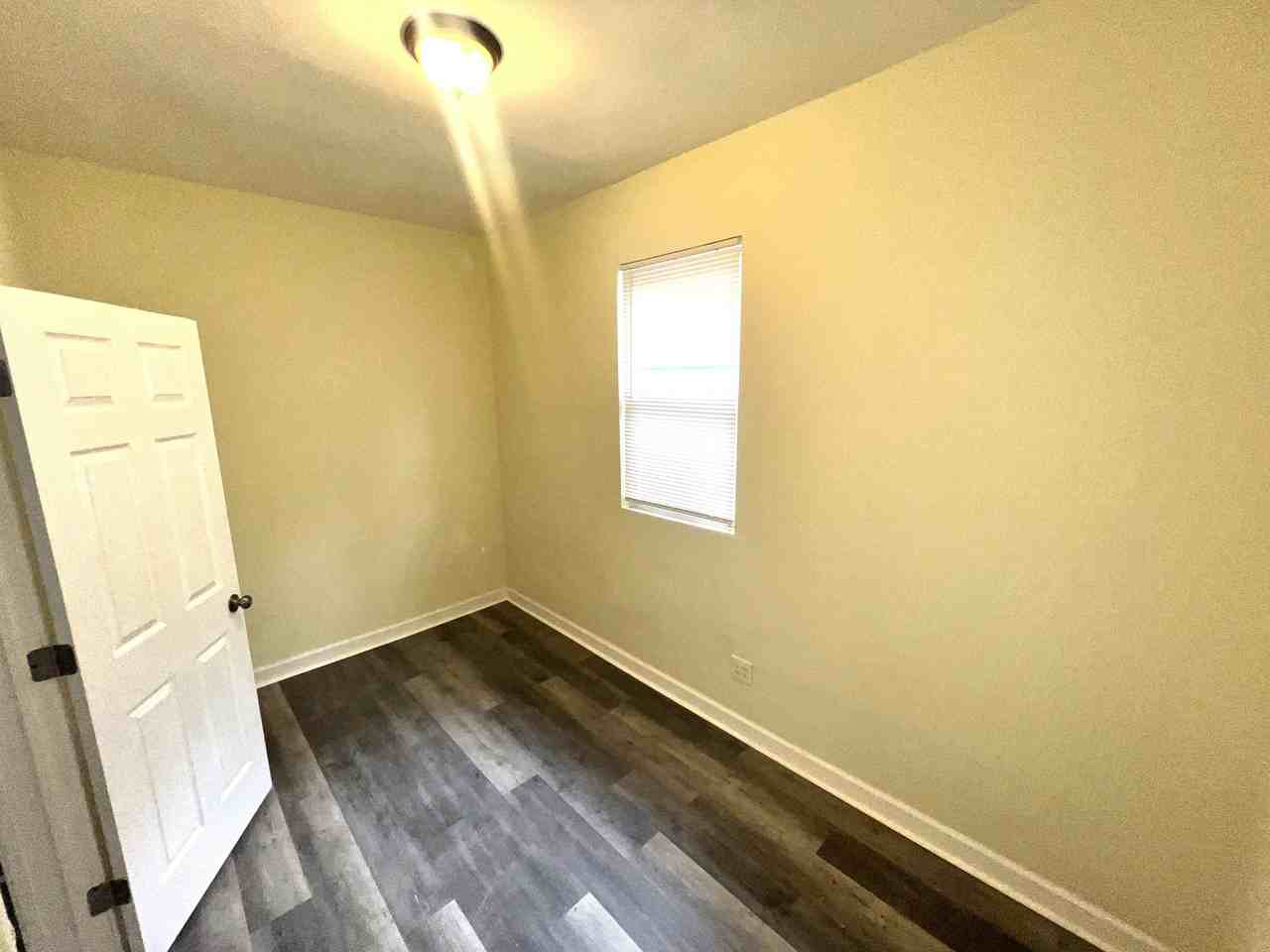 1233 W 71st Pl - Photo 4 of 20