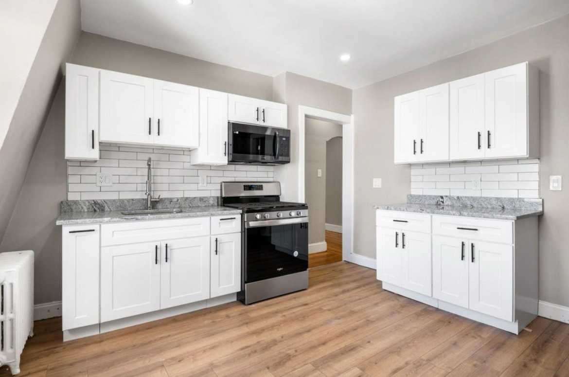 501 Warren St #6 - Photo 2 of 18