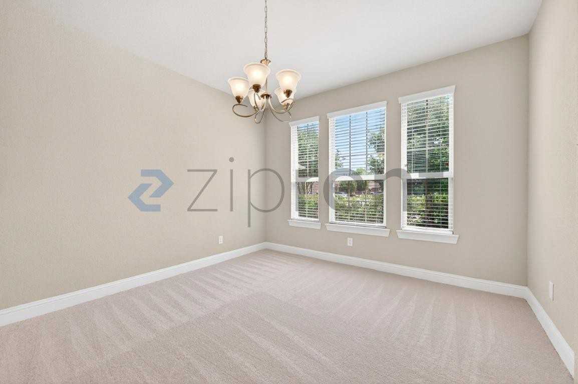 4104 Fordham St - Photo 6 of 39