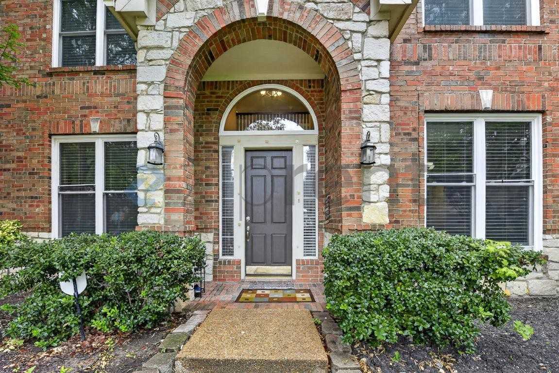4573 Saint James Dr - Photo 4 of 36