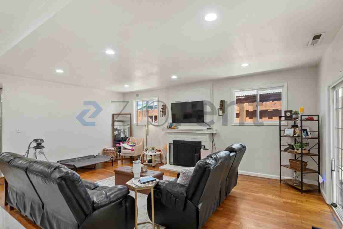 6426 Cedar Blvd - Photo 5 of 27