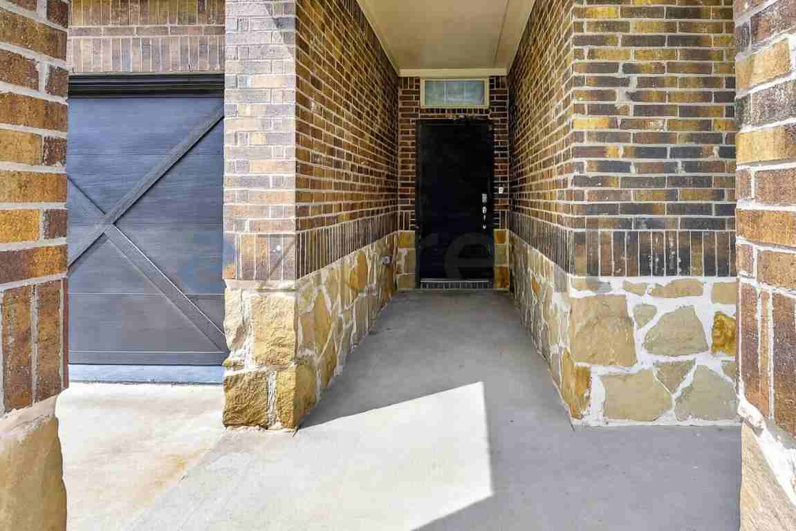 13400 Manuel Dr - Photo 4 of 37