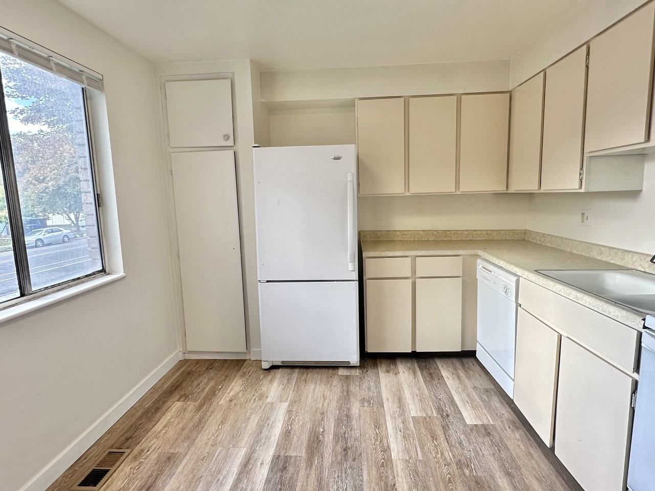 2175 South 300 East - Photo 5 of 17