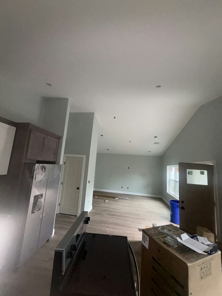 617 East Locust Street, Unit 2 - Photo 4 of 11