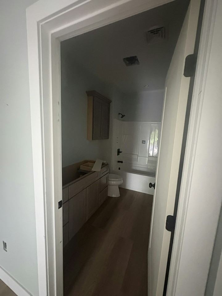 617 East Locust Street, Unit 2 - Photo 5 of 11