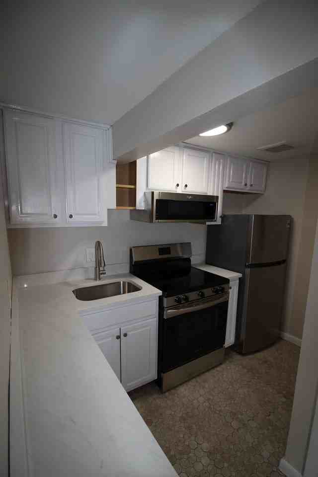 997 Broadway - Photo 3 of 9