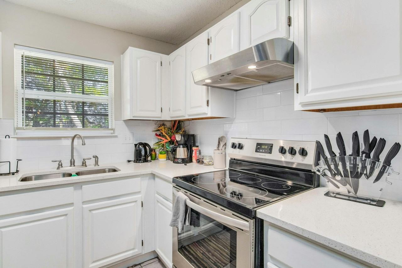 3410 Green Briar Circle, Unit B - Photo 2 of 8