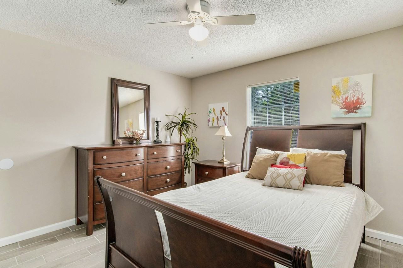 3410 Green Briar Circle, Unit B - Photo 5 of 8