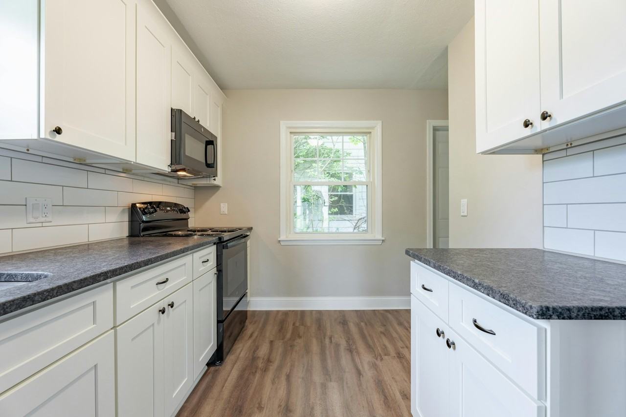 2100 Delmore Street - Photo 3 of 25