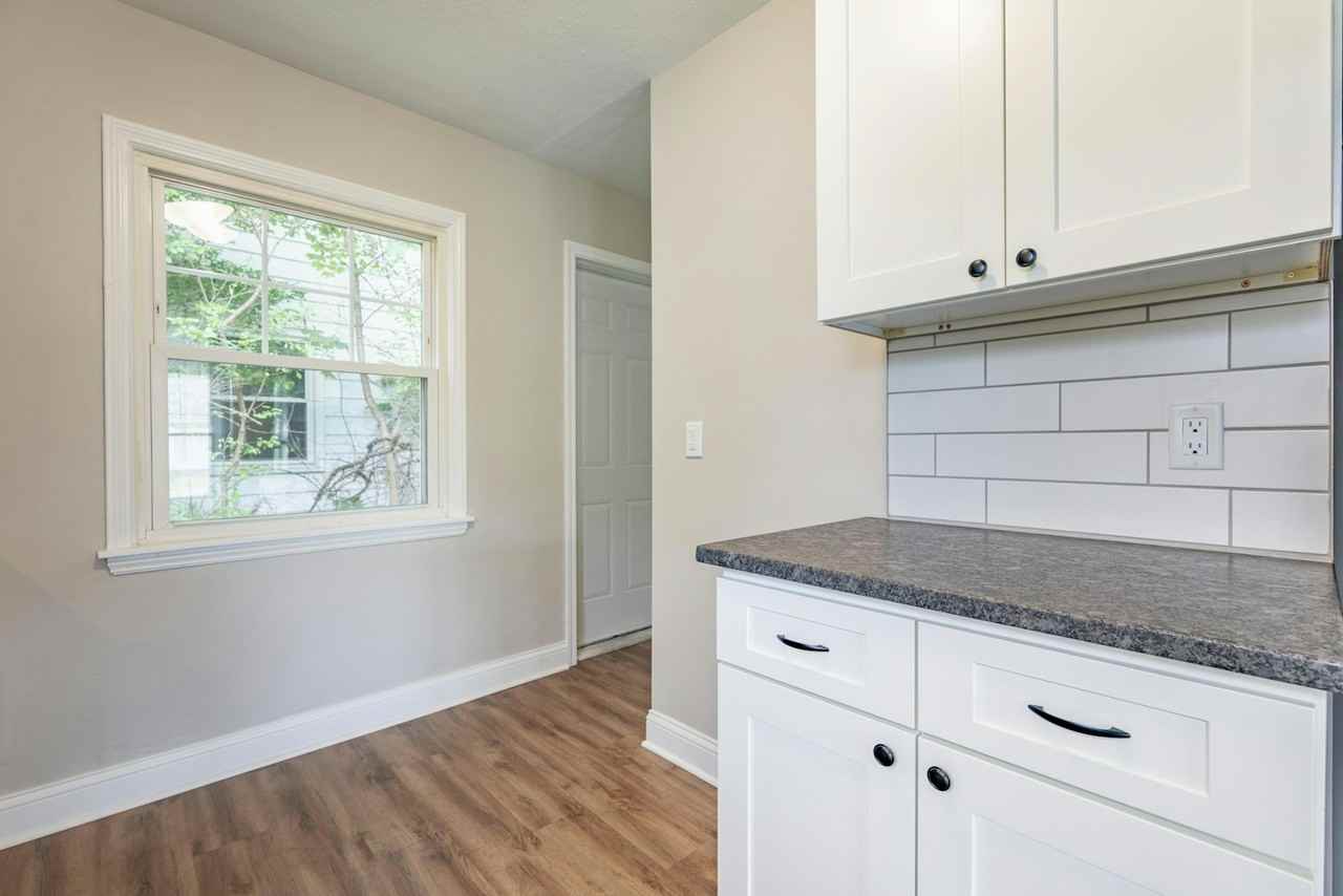 2100 Delmore Street - Photo 5 of 25