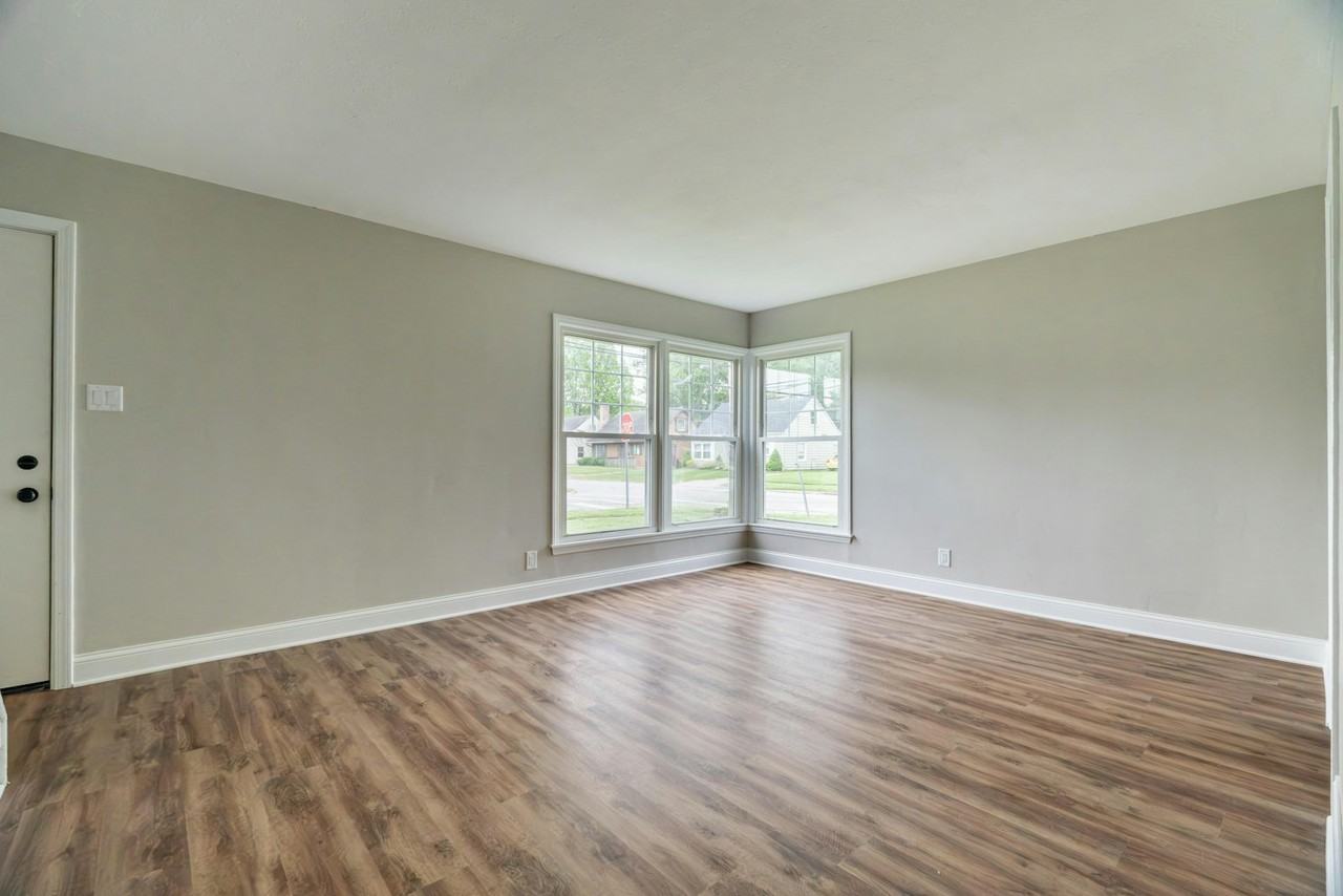 2100 Delmore Street - Photo 7 of 25
