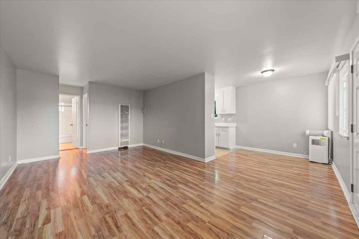 1475 Ontario Lane - Unit D - Photo 2 of 33