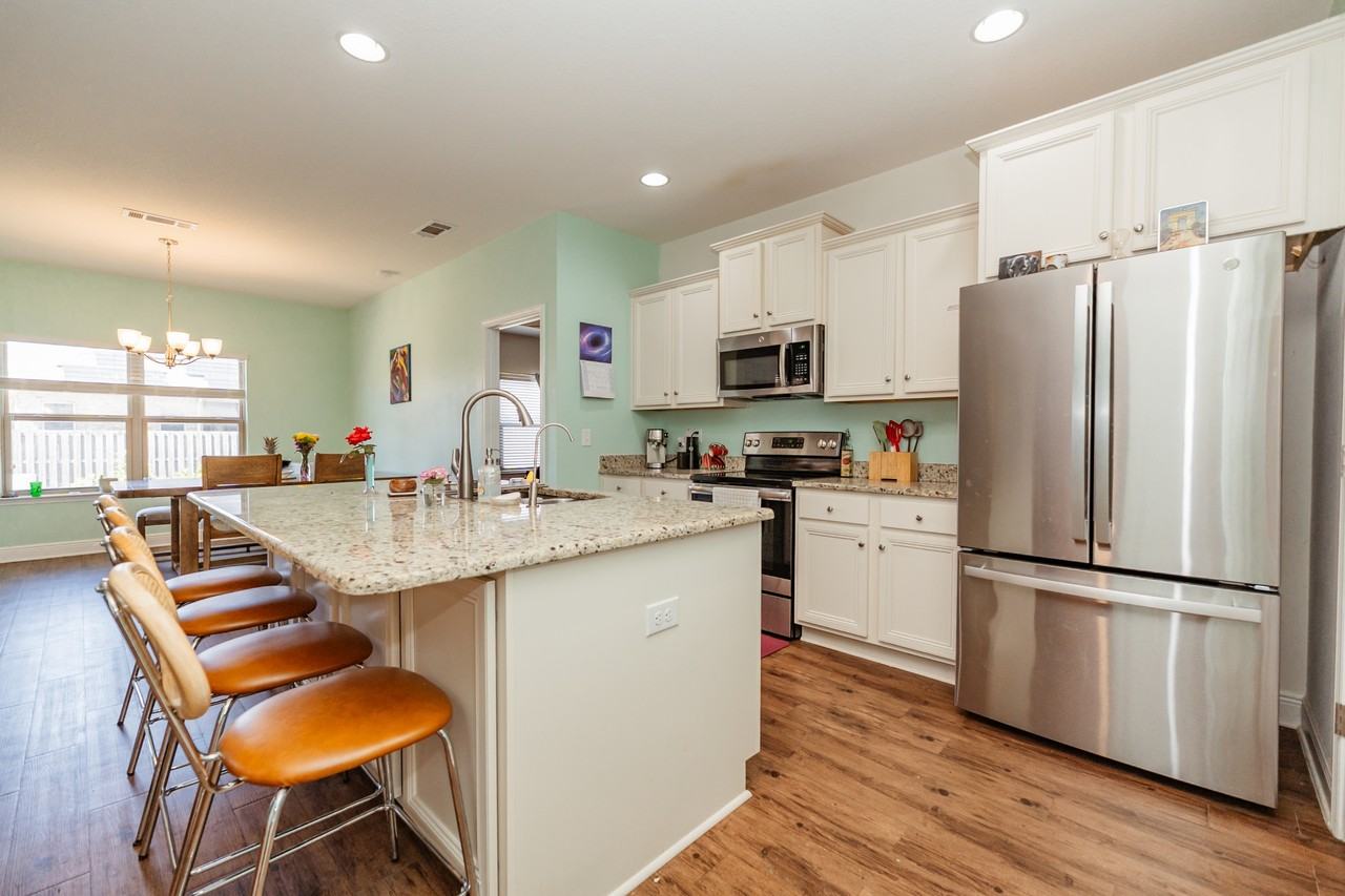 668 Teal St #1 - Photo 3 of 29