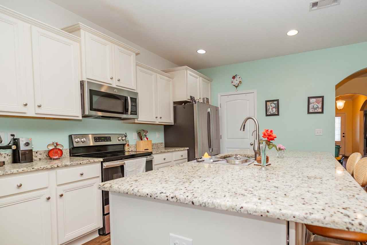 668 Teal St #1 - Photo 4 of 29