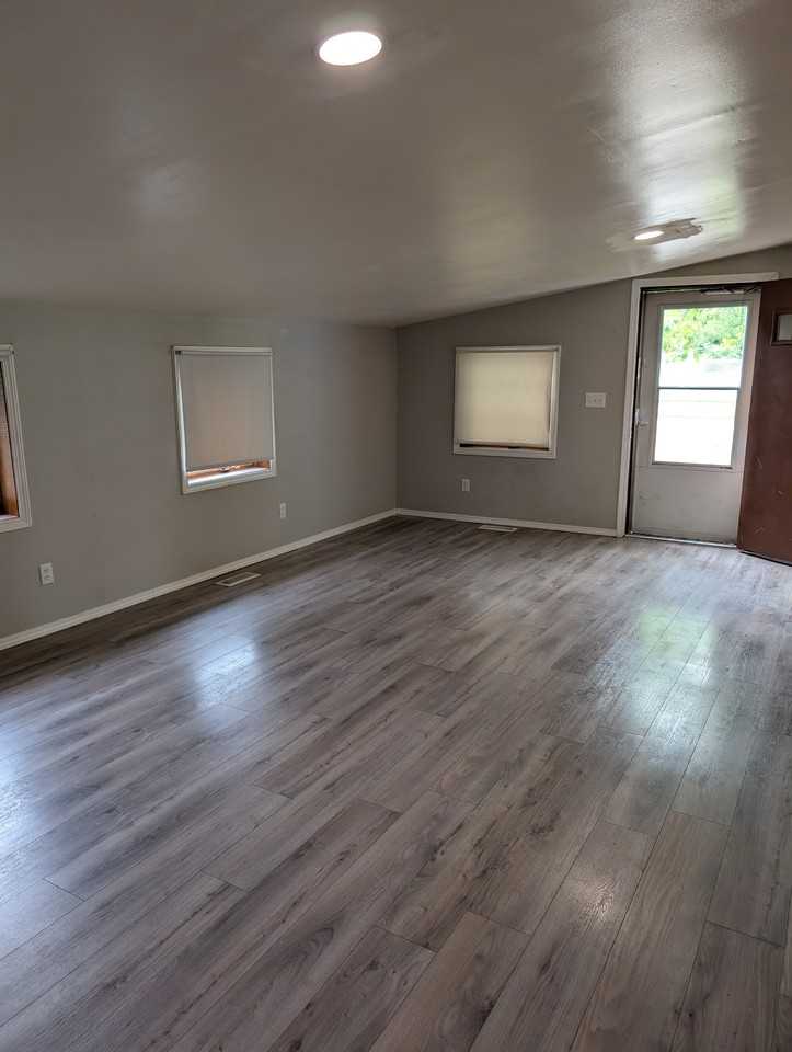 1003 N 5th St #1 - Photo 4 of 21