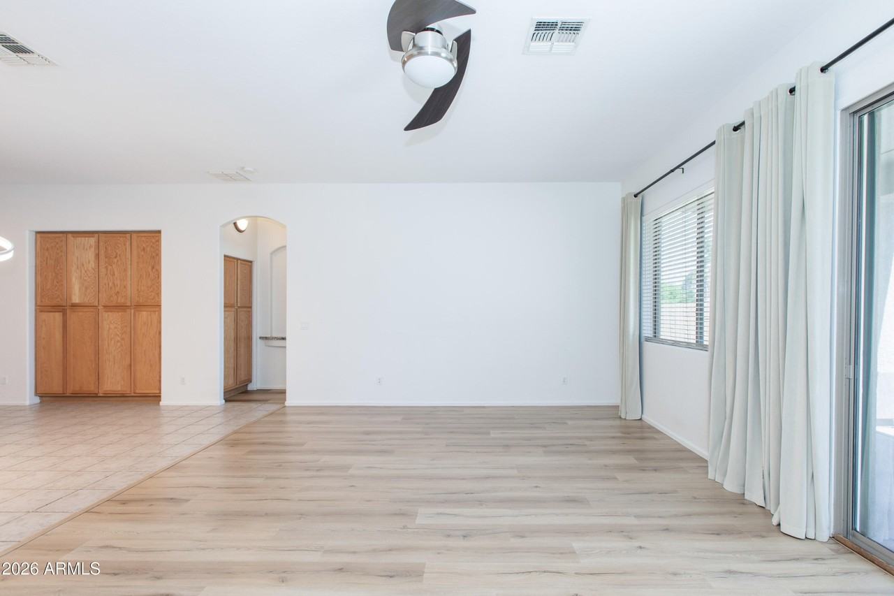 13727 W San Miguel Ave - Photo 7 of 21