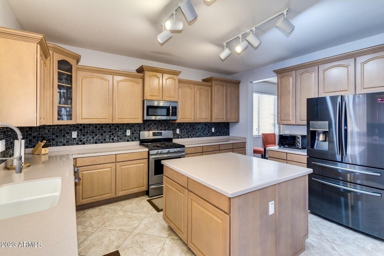 4815 N 96th Ln - Photo 3 of 26