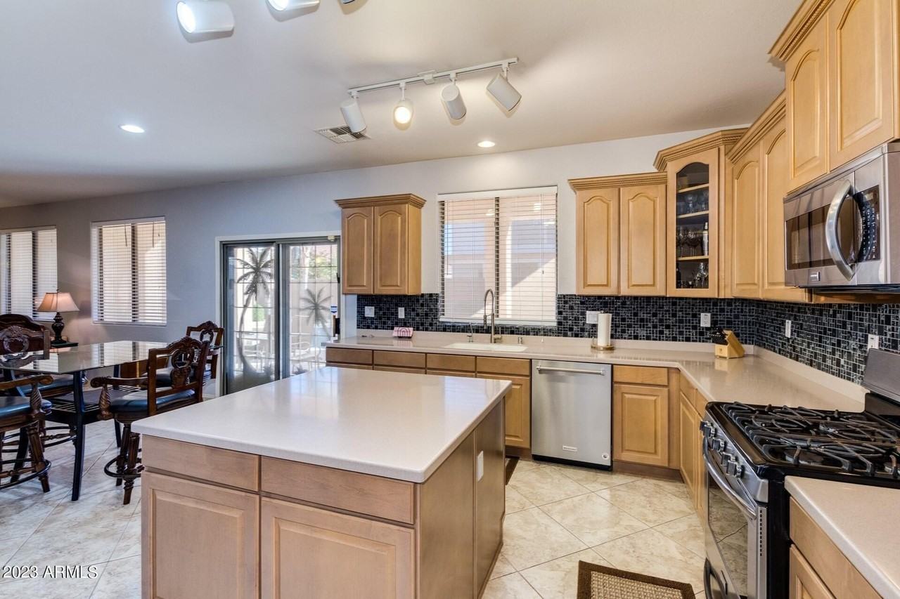 4815 N 96th Ln - Photo 4 of 26