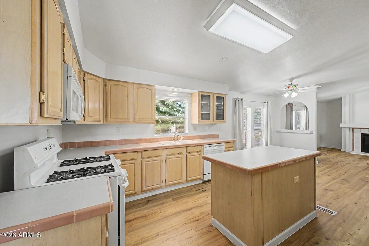 29319 N 203rd Ave - Photo 6 of 28